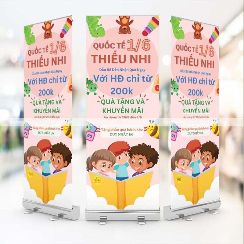 In standee giá cuốn nhôm