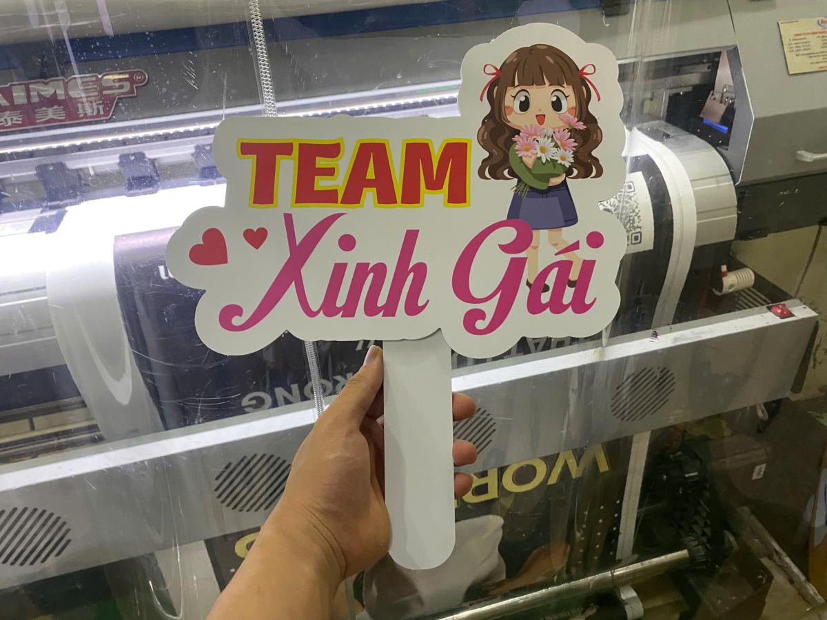 In pp hashtag cầm tay