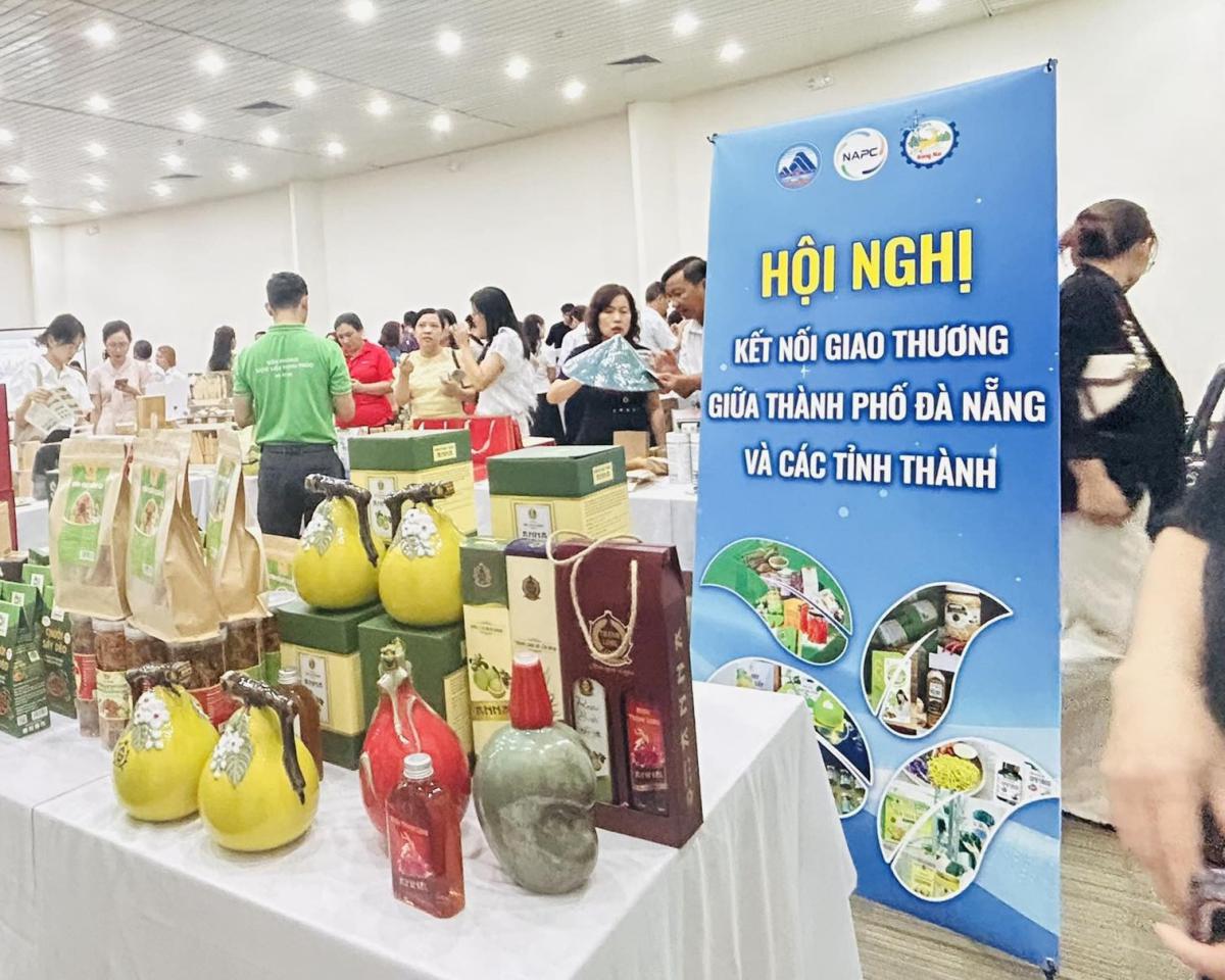 standee tại sự kiẹn hội nghị
